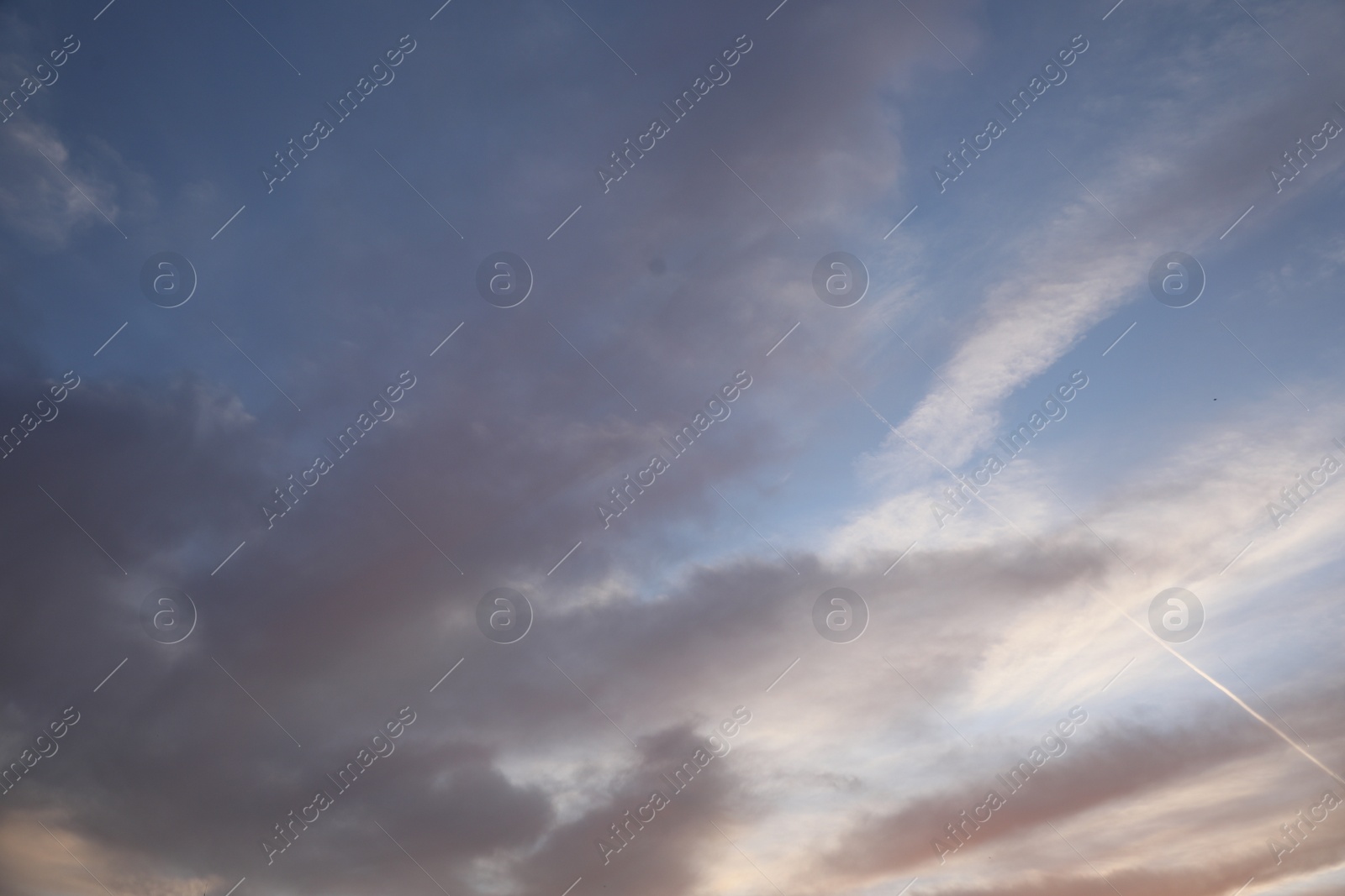 Photo of Picturesque view of blue sky with clouds