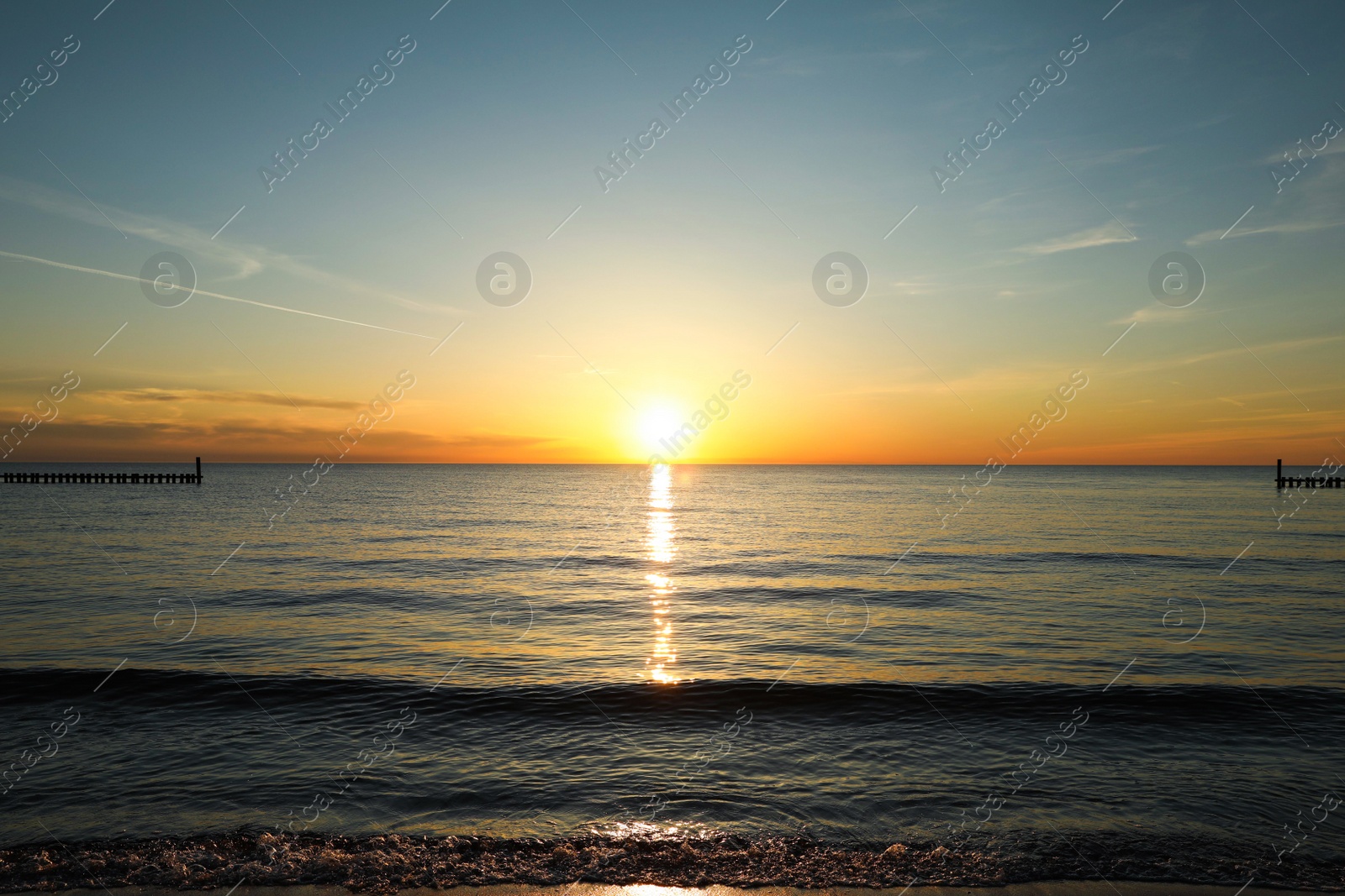 Photo of Picturesque view of beautiful sea at sunset