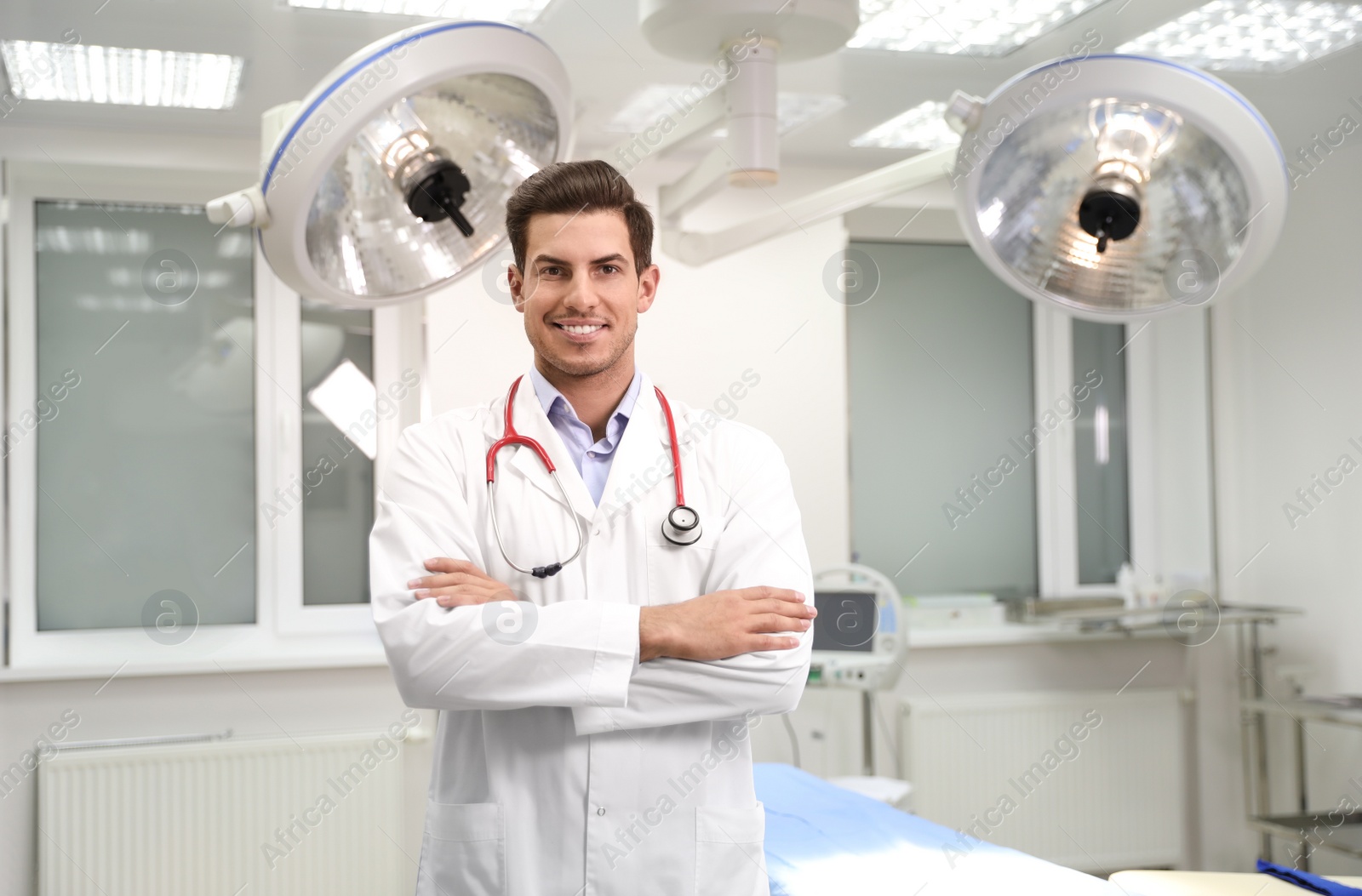 Photo of Portrait of professional doctor in modern surgery clinic. Space for text