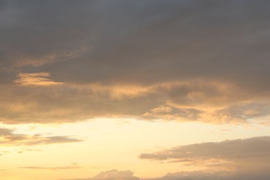 Photo of Picturesque view of sky with clouds on sunset