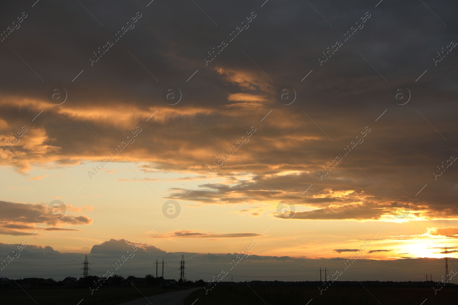 Photo of Picturesque view of sky with clouds on sunset