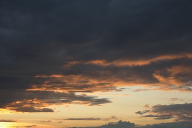 Photo of Picturesque view of sky with clouds on sunset