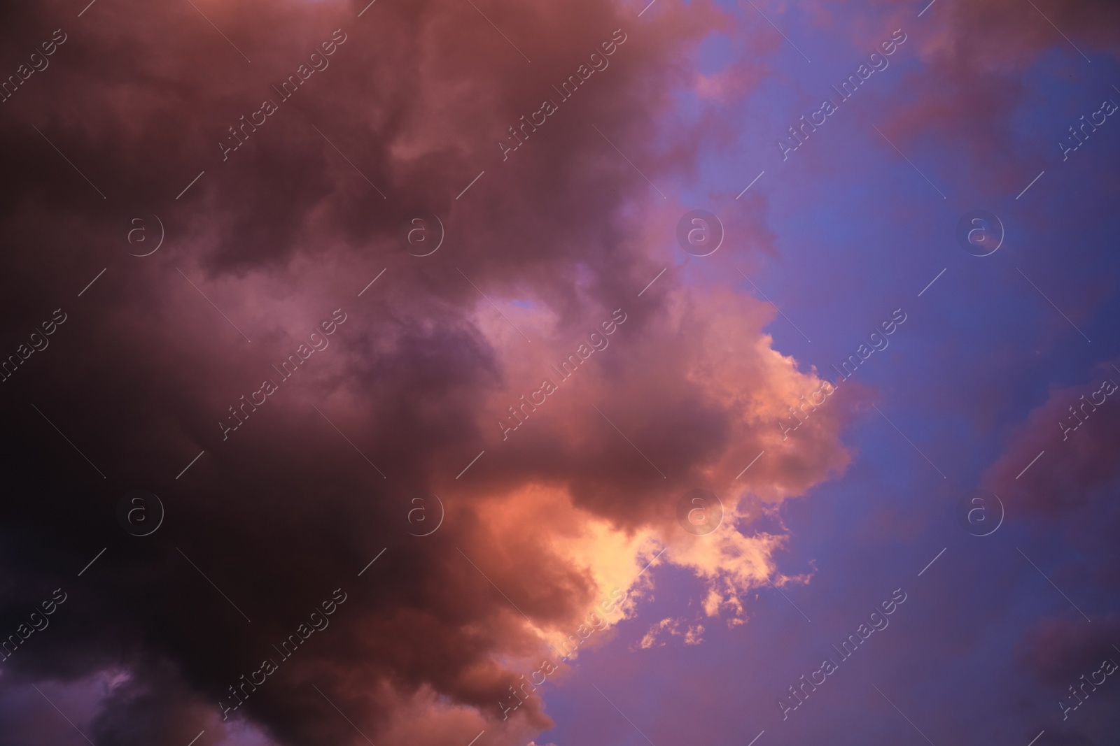 Photo of Picturesque view of sky with clouds in evening