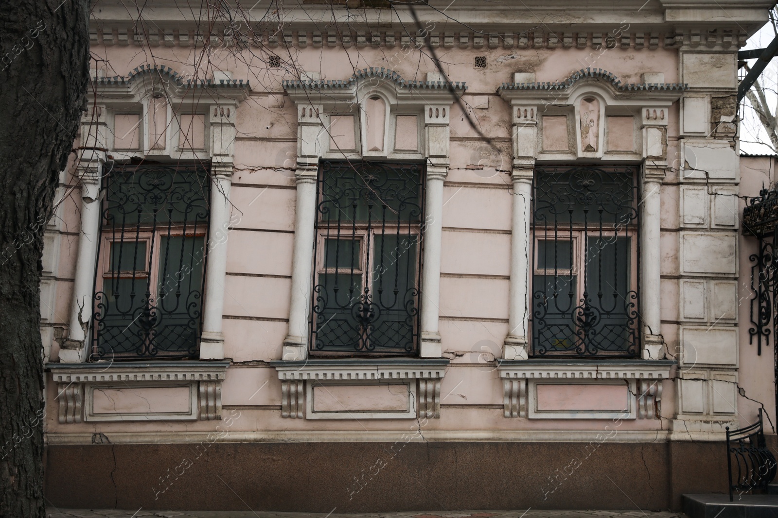 Photo of Large cracks on front of building after strong earthquake