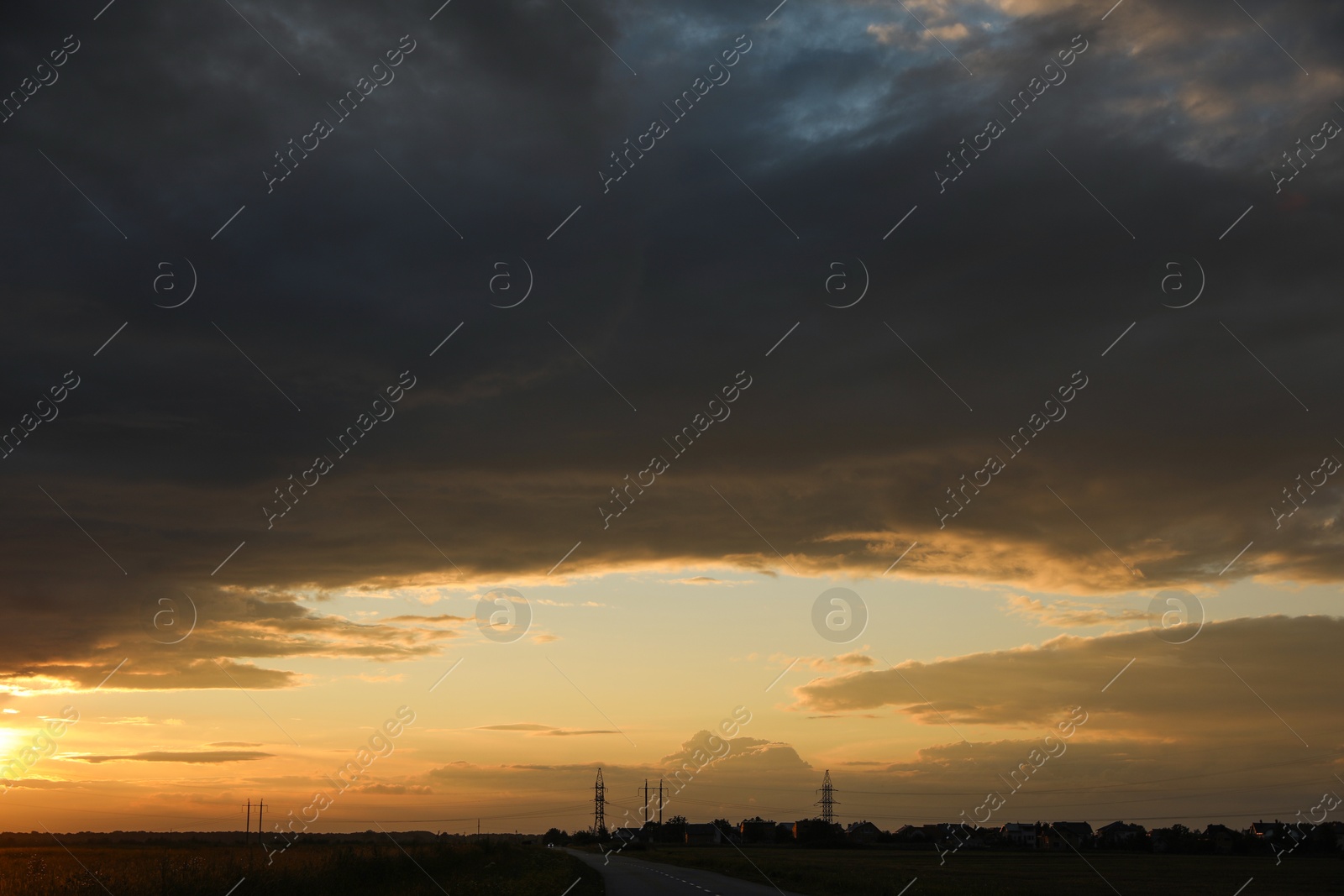 Photo of Picturesque view of sky with clouds on sunset