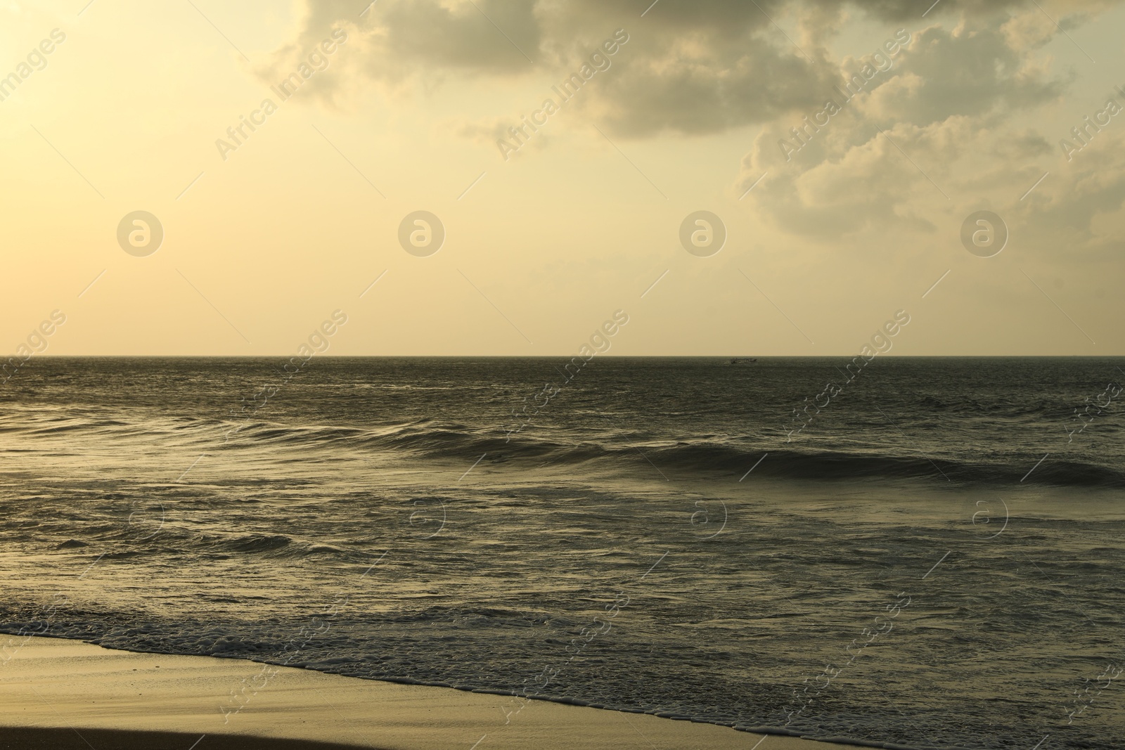 Picturesque view of beautiful sea at sunrise Photo of Picturesque view of beautiful sea at sunrise