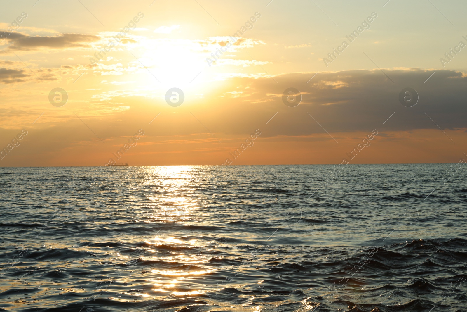 Photo of Picturesque view of beautiful sea at sunrise