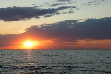 Photo of Picturesque view of beautiful sea at sunrise
