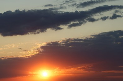 Photo of Beautiful view of cloudy sky at sunrise