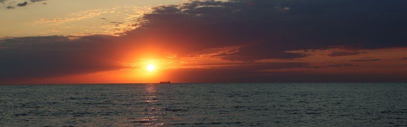 Photo of Picturesque view of beautiful sea at sunrise