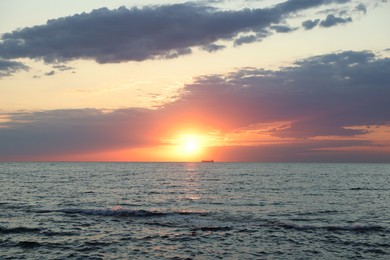 Photo of Picturesque view of beautiful sea at sunrise