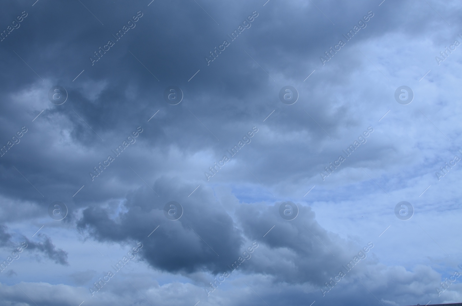 Photo of Picturesque view of sky with fluffy clouds