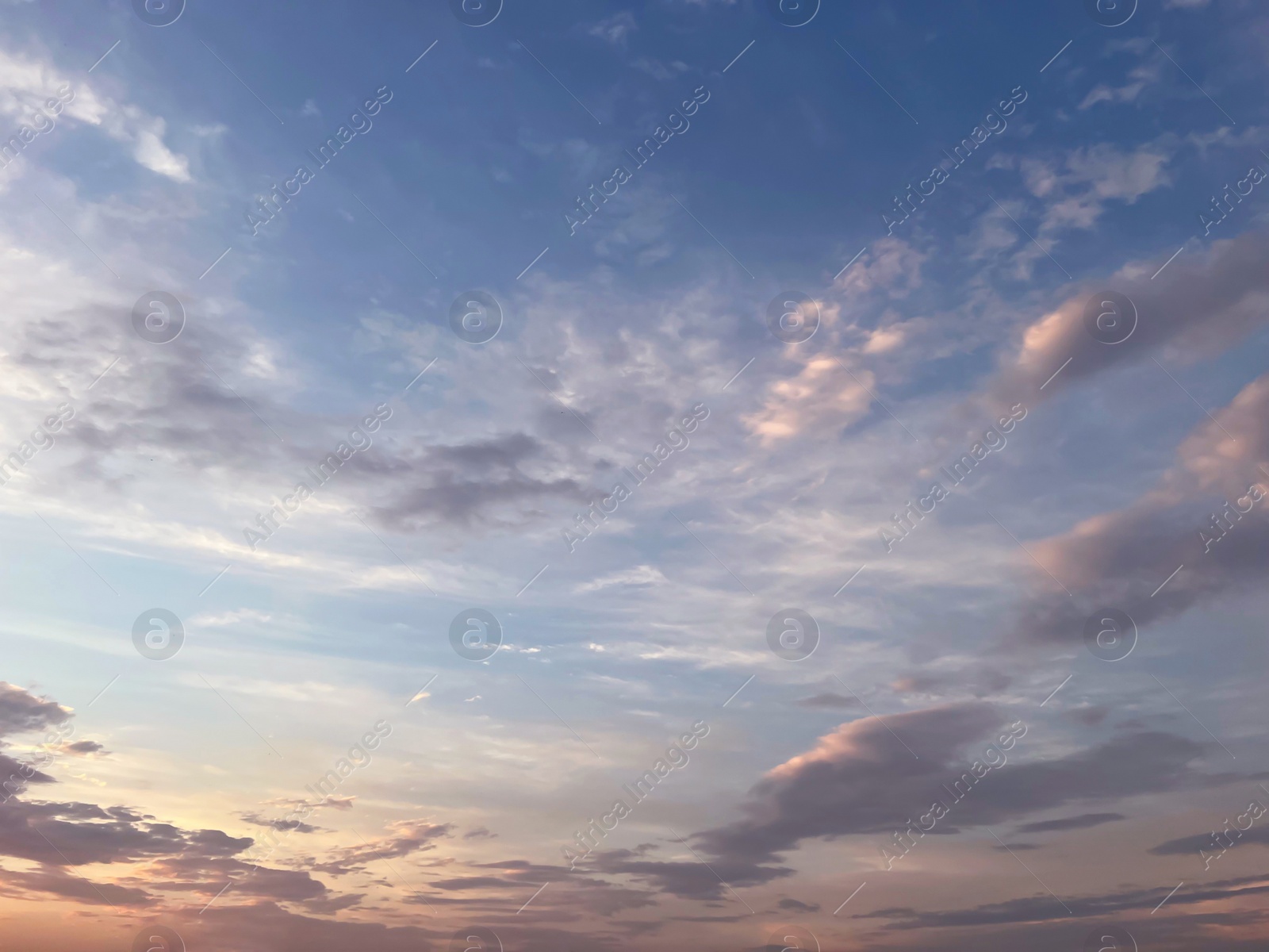 Photo of Beautiful view of cloudy sky in evening