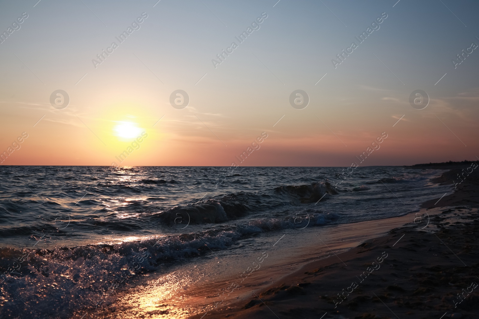 Photo of Picturesque view of beautiful sea at sunset