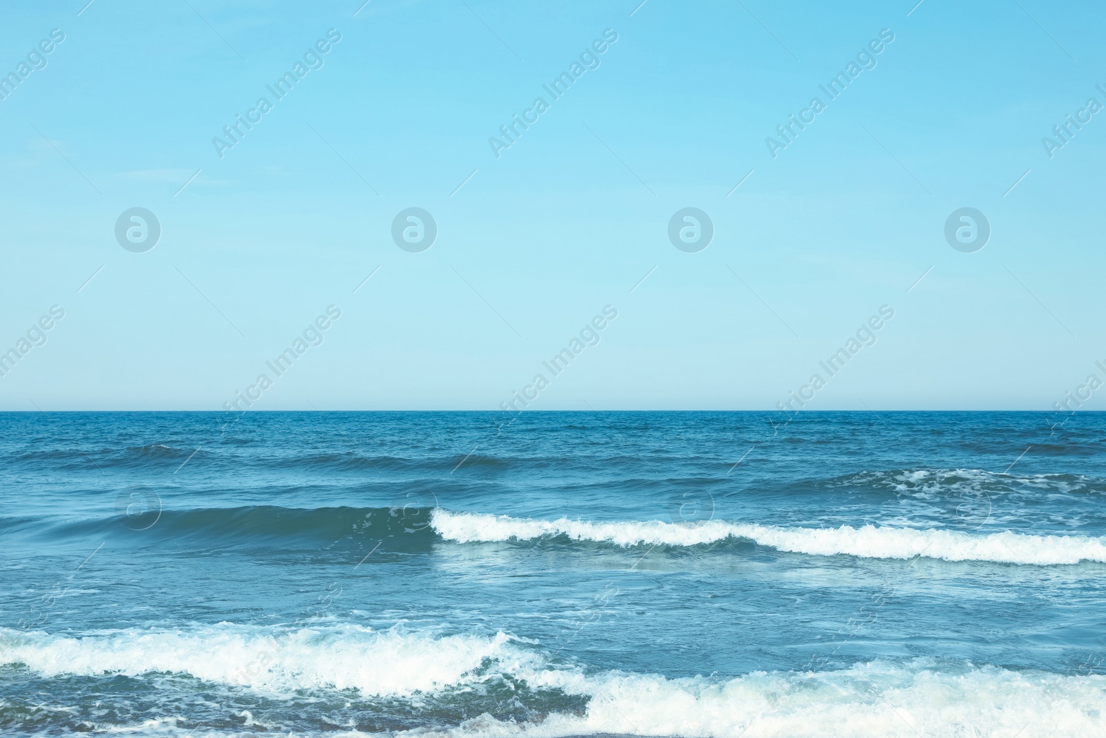 Photo of Picturesque view of beautiful sea and blue sky on sunny day