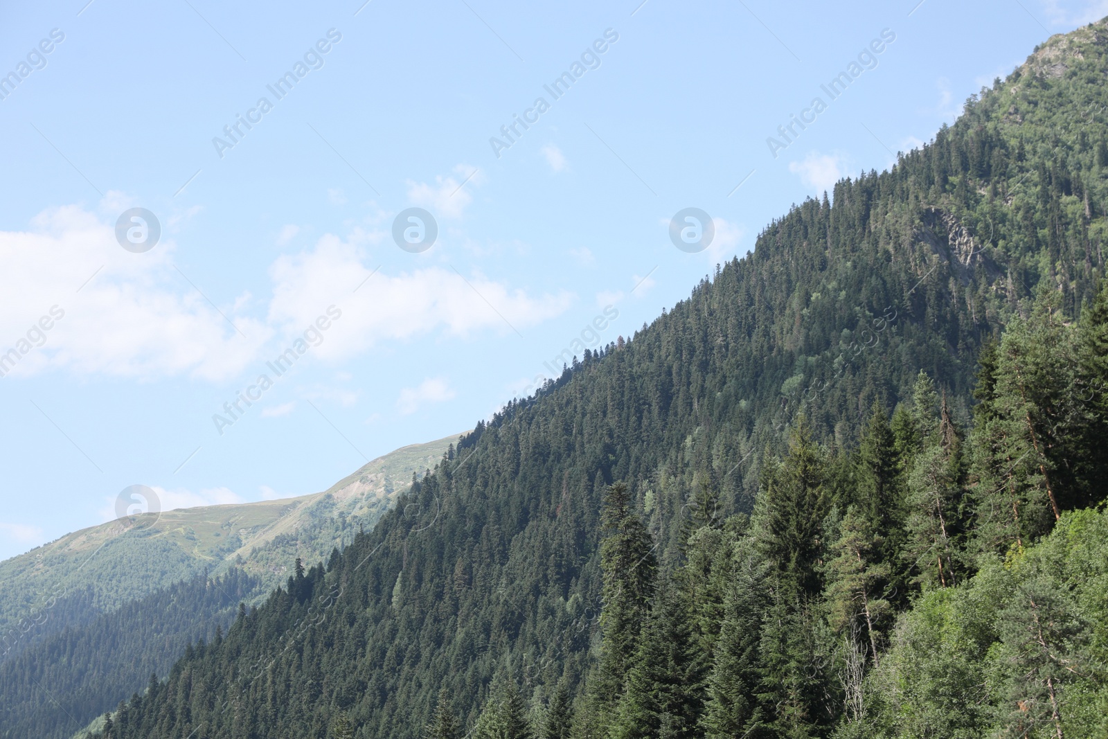 Photo of Picturesque view of beautiful mountain landscape under blue sky