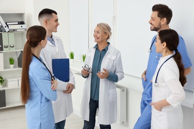 Photo of Teamdoctors having discussion in clinic