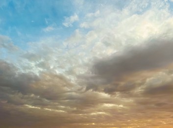 Beautiful view of cloudy sky in evening