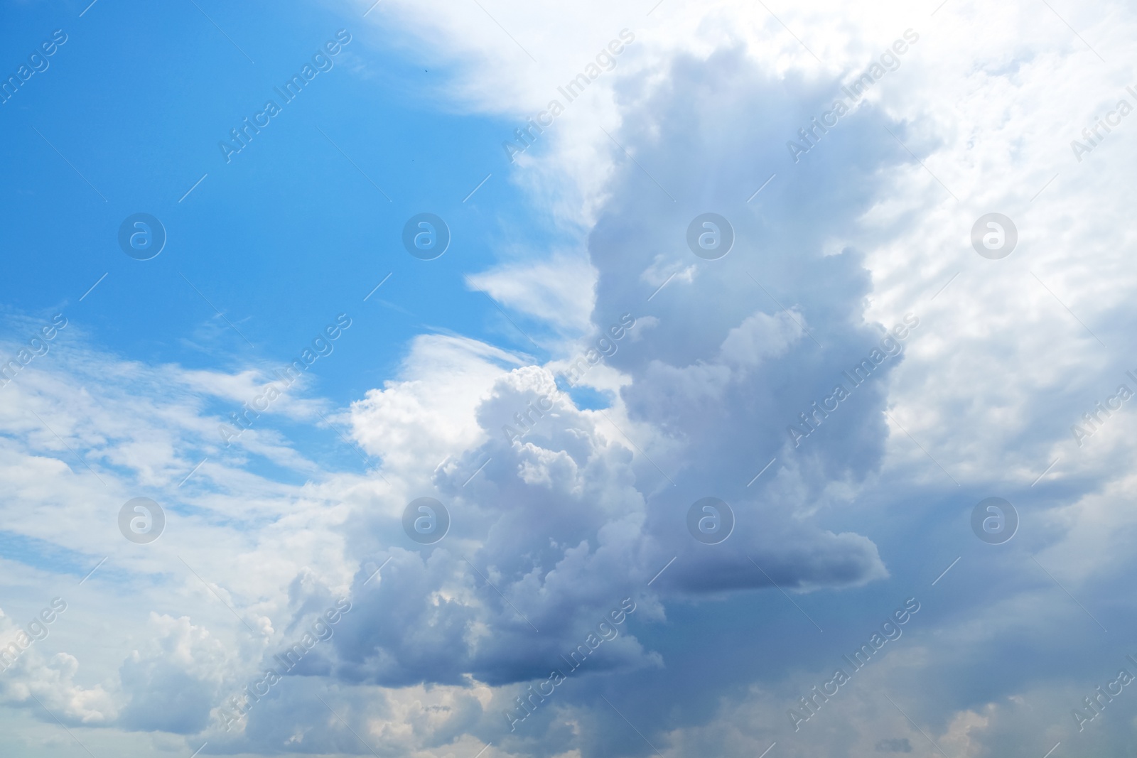 Photo of Picturesque view of blue sky with clouds