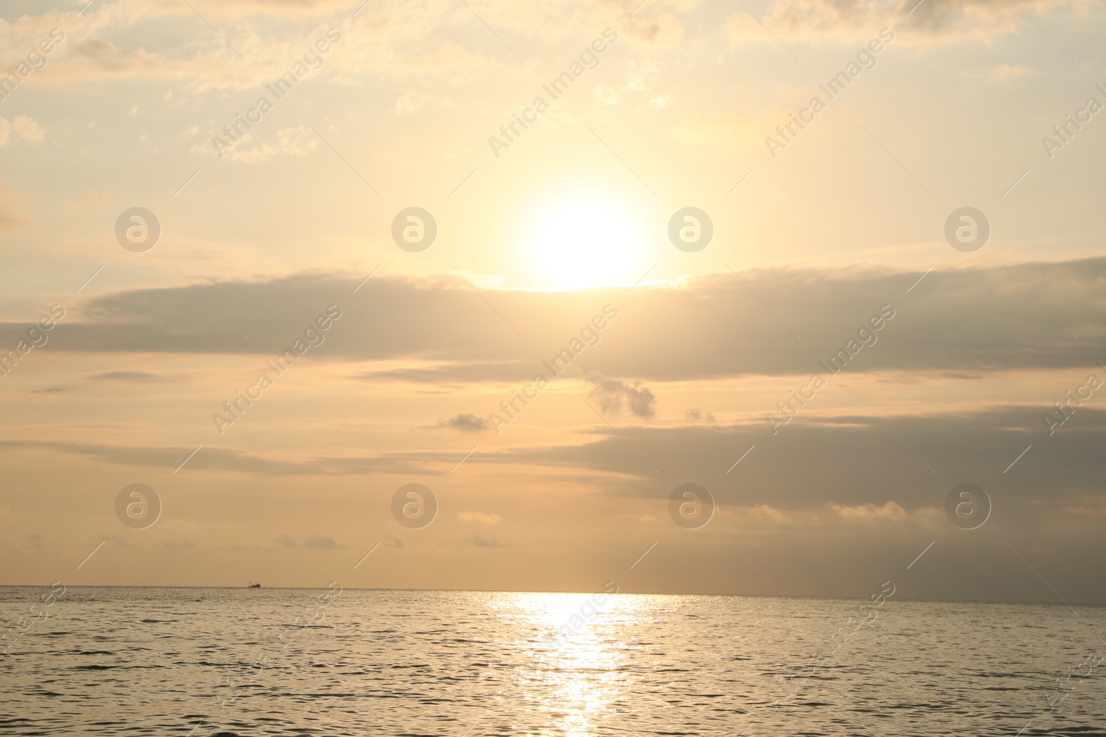 Photo of Picturesque view of sky with beautiful clouds over sea