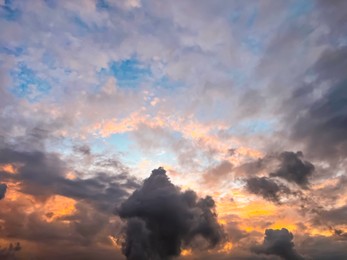 Photo of Picturesque view of cloudy sky at sunset