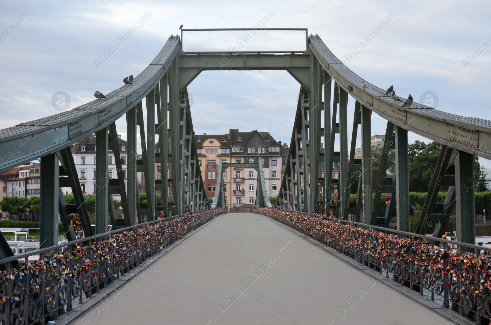 Photo of Beautiful view of city bridge on sunny day