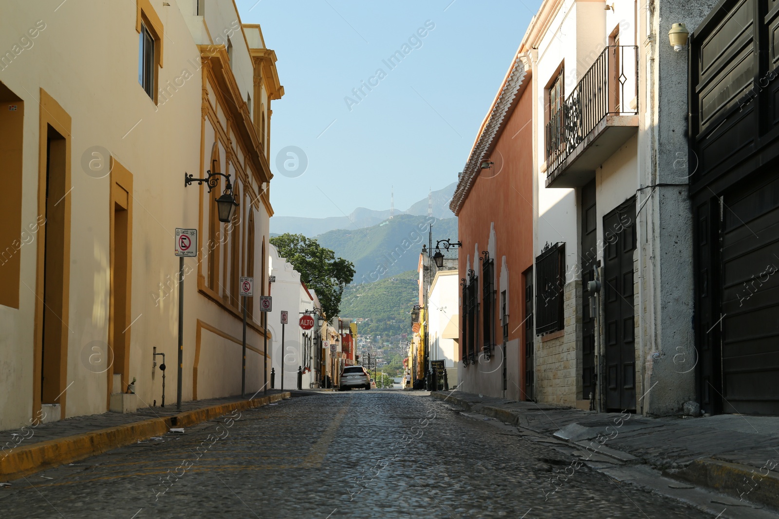 Photo of San Pedro Garza Garcia, Mexico - September 25, 2022: Beautiful view of city street with buildings