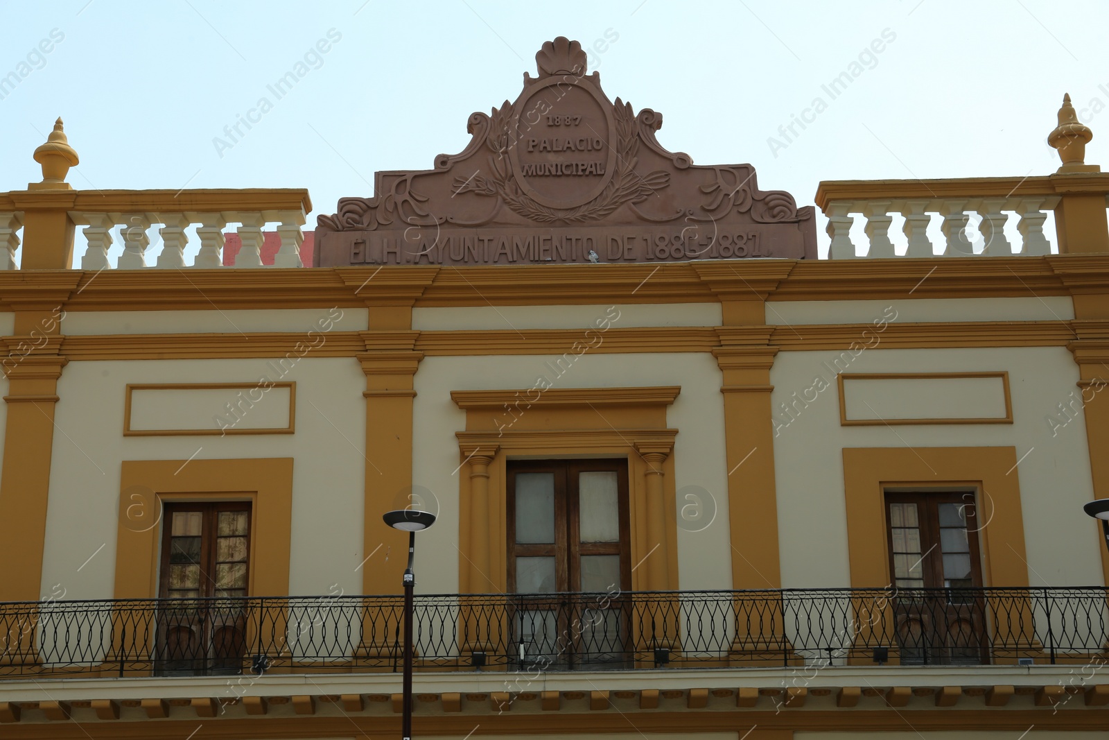 Photo of San Pedro Garza Garcia, Mexico - September 25, 2022: Exterior of beautiful Palacio Municipal building on sunny day