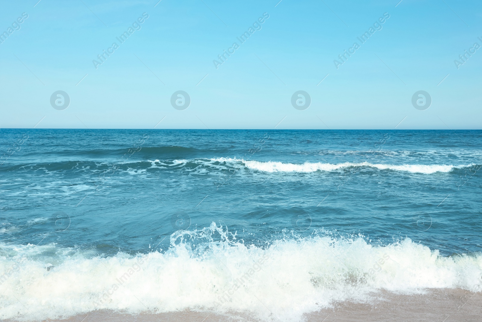 Photo of Picturesque view of beautiful sea and blue sky on sunny day