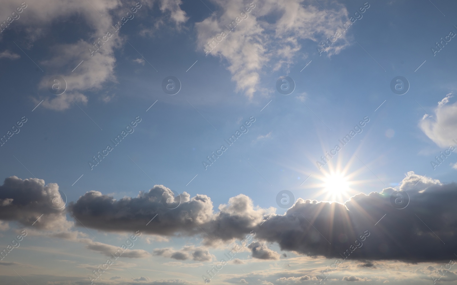 Photo of Picturesque view of beautiful blue sky with clouds