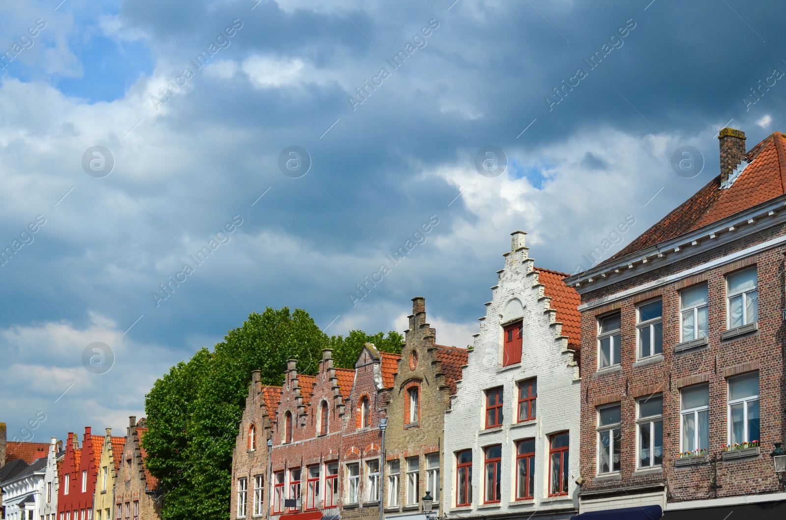 Photo of Beautiful view of ancient buildings under cloudy sky