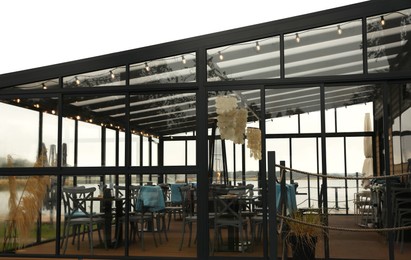 Photo of Restaurant with outdoor terrace for rent near sea. Real estate