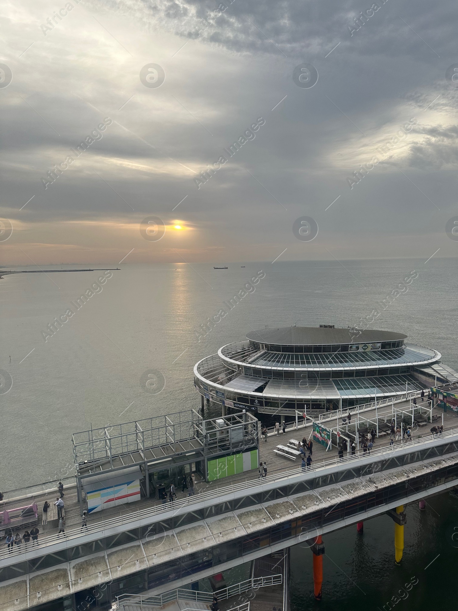 Photo of HAGUE, NETHERLANDS - OCTOBER 29, 2022: Beautiful facade of Scheveningen Pier