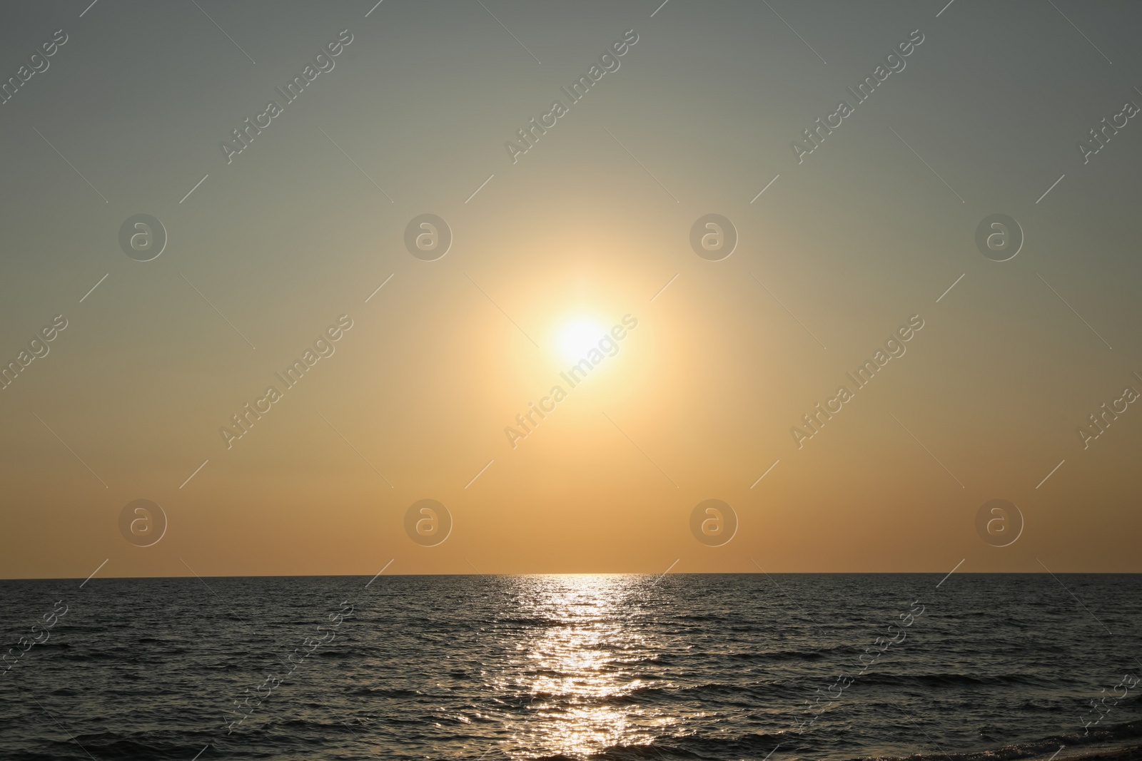 Photo of Picturesque view of beautiful sea at sunset