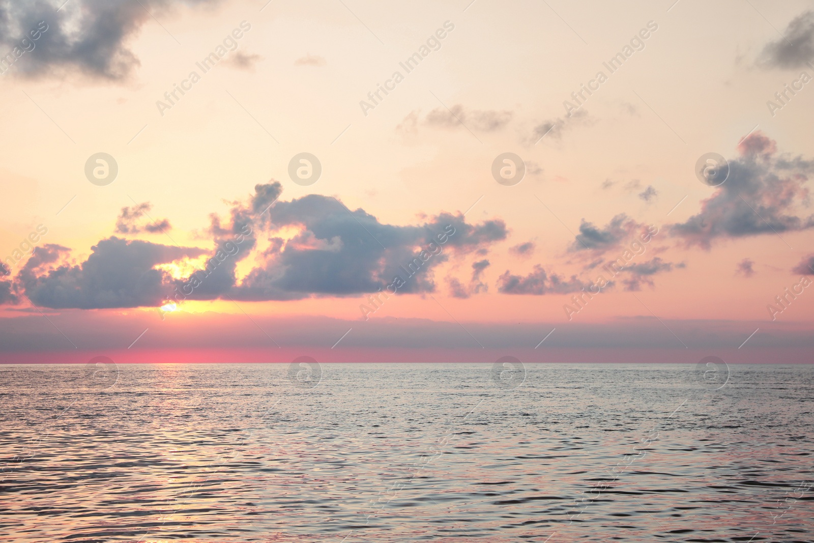 Photo of Picturesque view of beautiful sea at sunset