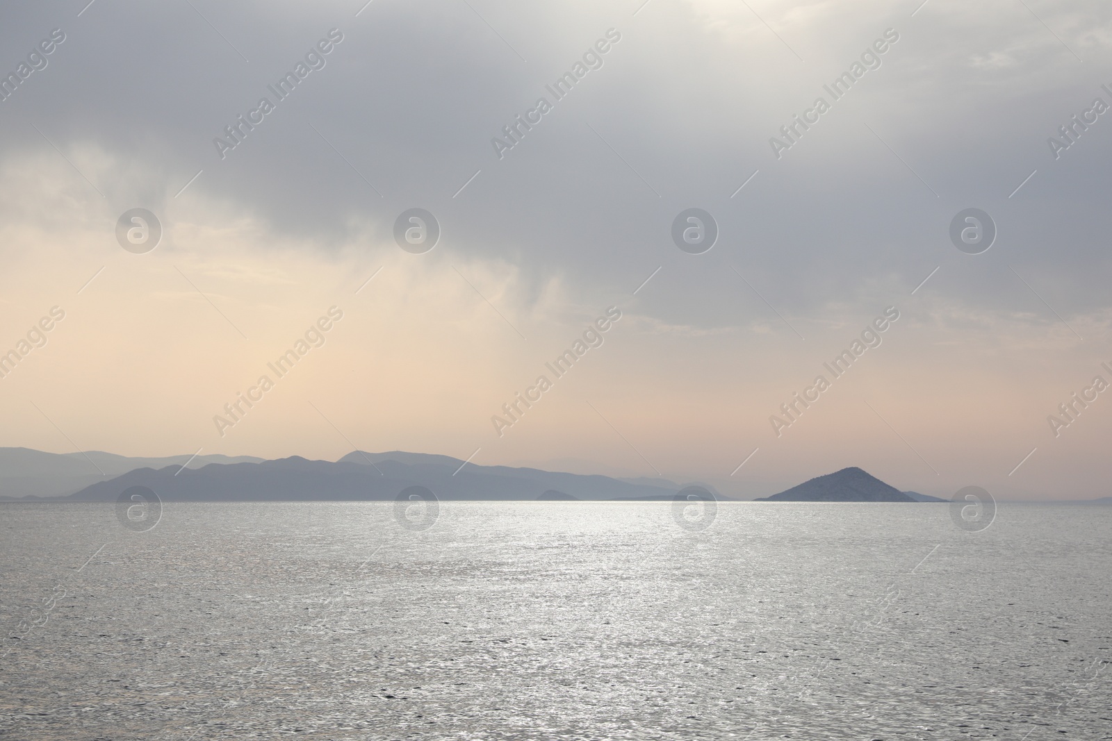 Photo of Beautiful view of calm sea in morning