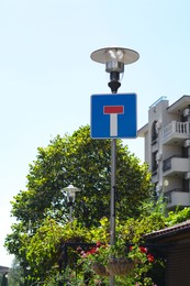 Traffic sign No Through Road on city street