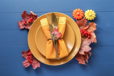 Thanksgiving day. Beautiful table setting and autumn decoration, flat lay