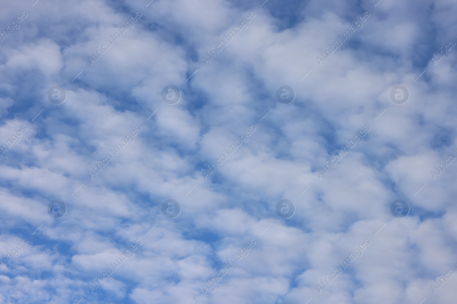 Photo of Picturesque view of sky with fluffy clouds