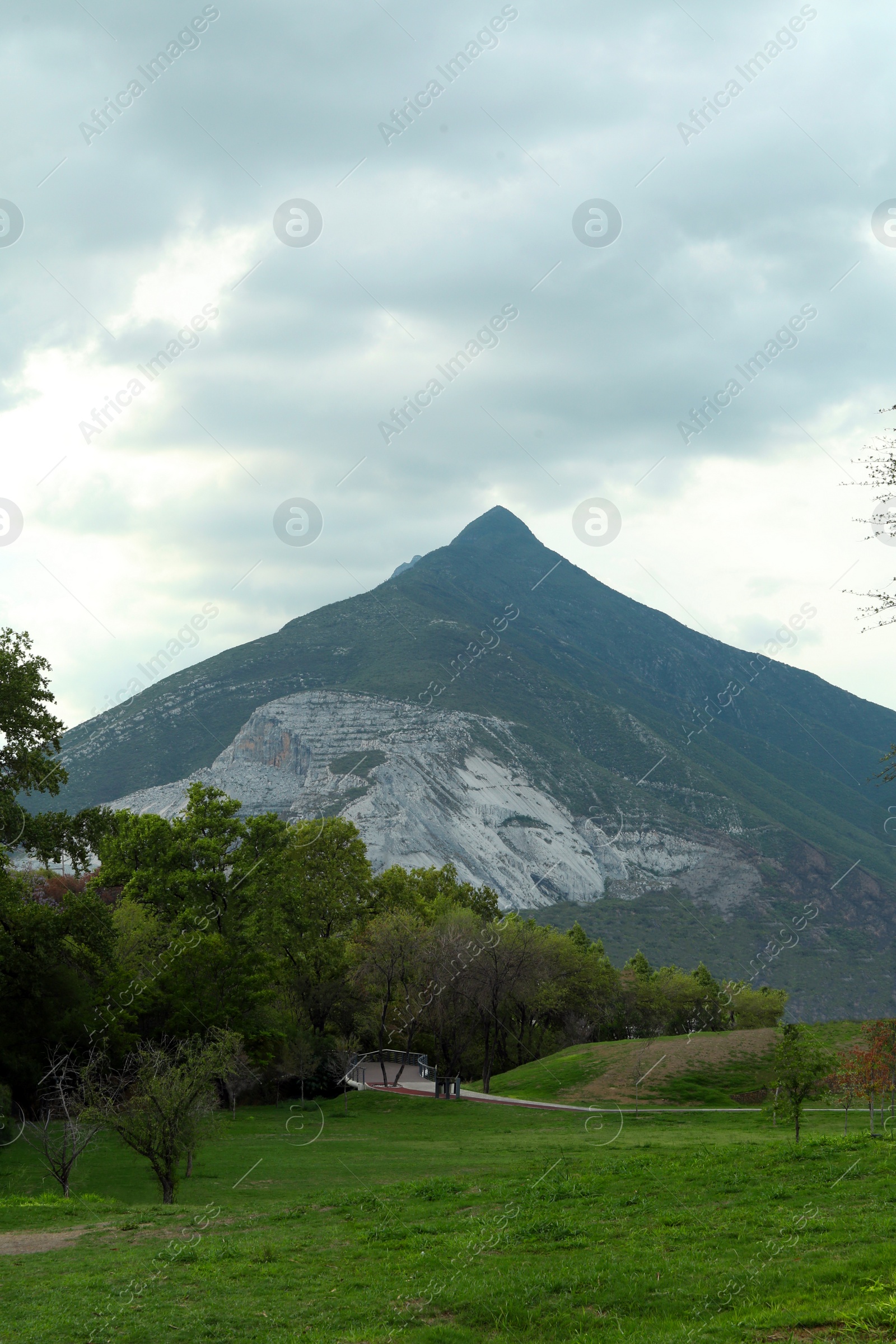 Photo of Picturesque view of beautiful mountain landscape under cloudy sky