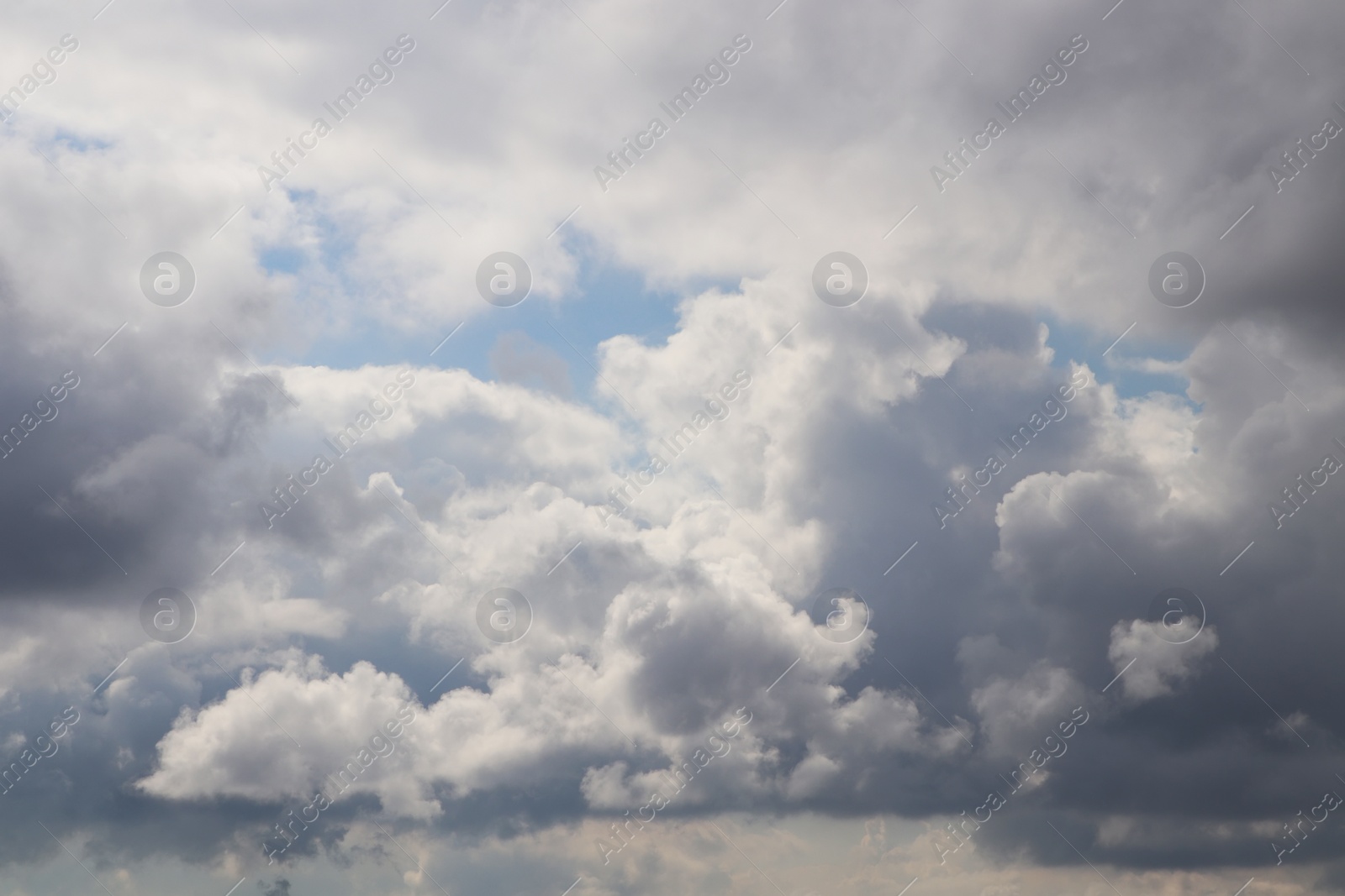 Photo of Picturesque view of beautiful sky with fluffy white clouds