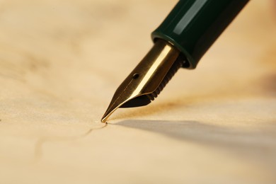 Drawing line with beautiful fountain pen, closeup