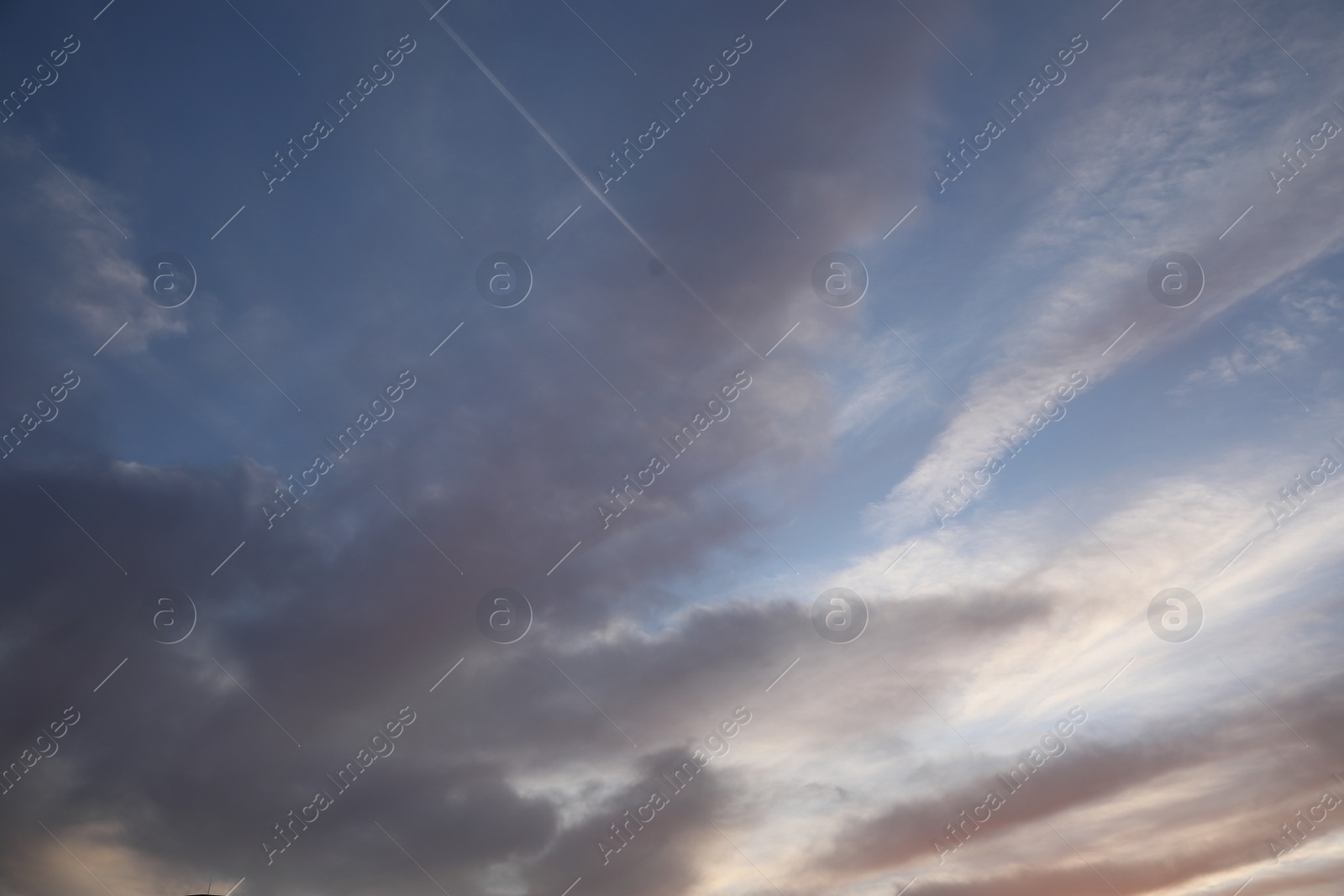 Photo of Picturesque view of blue sky with clouds