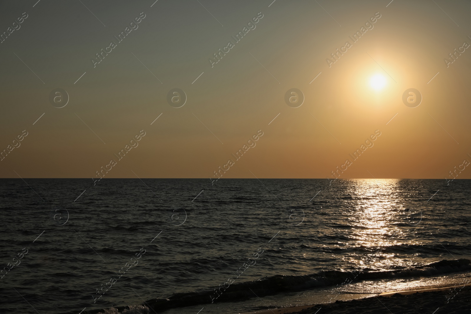 Photo of Picturesque view of beautiful sea at sunset