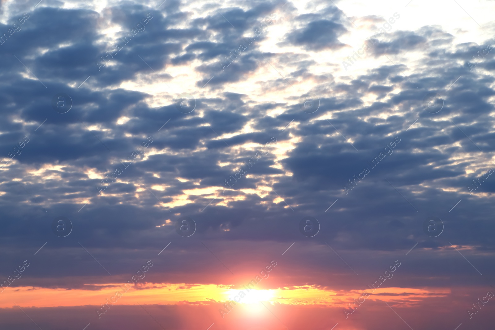 Photo of Beautiful view of cloudy sky at sunset