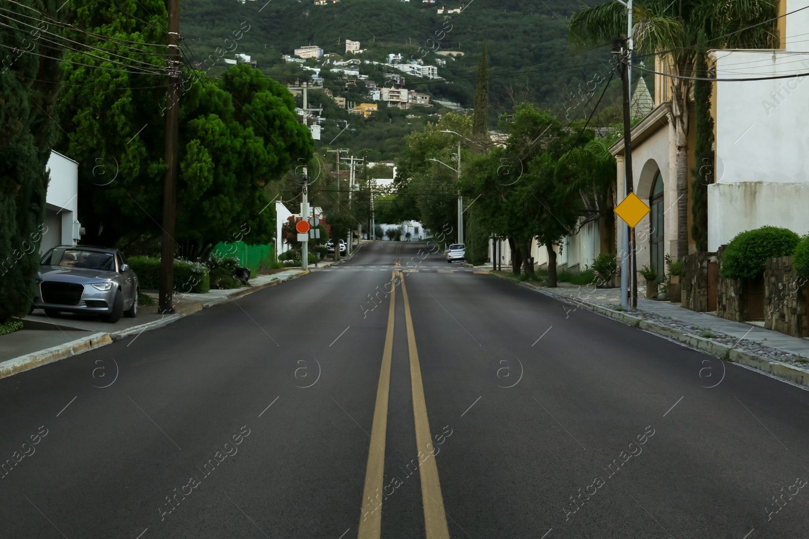 Photo of View of empty asphalt highway outdoors. City street