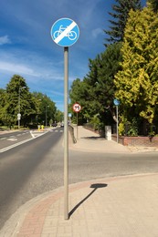Photo of Road sign End Of Cycleway outdoors on sunny day