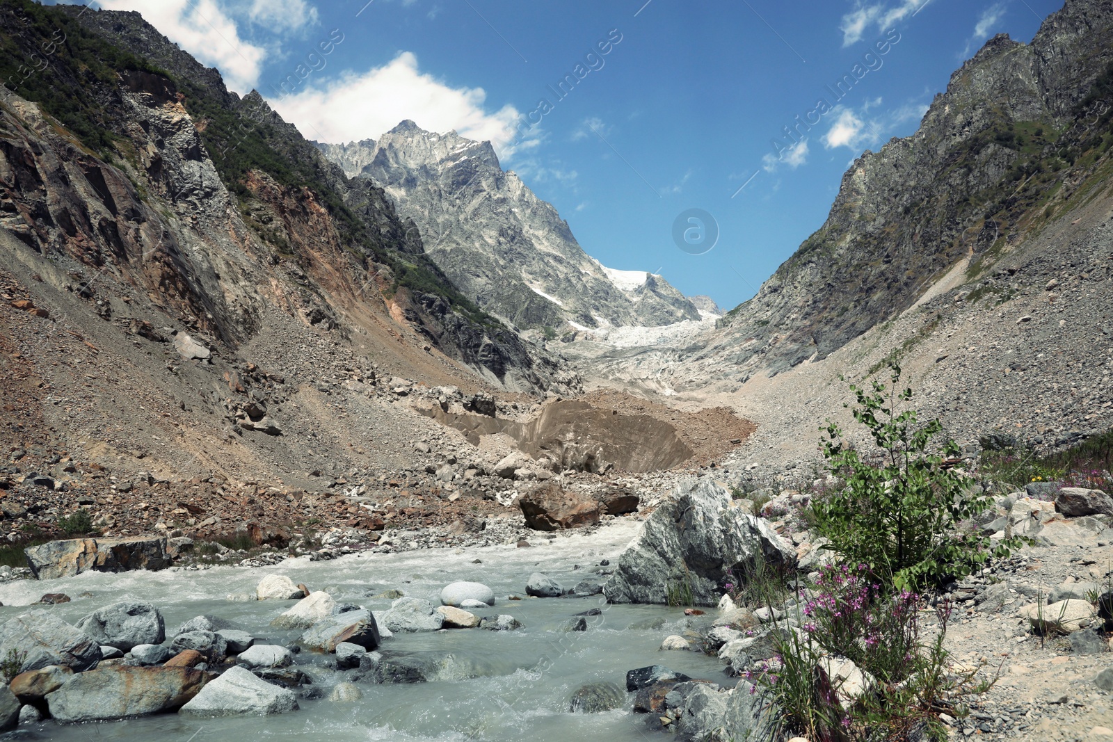 Photo of Picturesque view of beautiful river in mountains