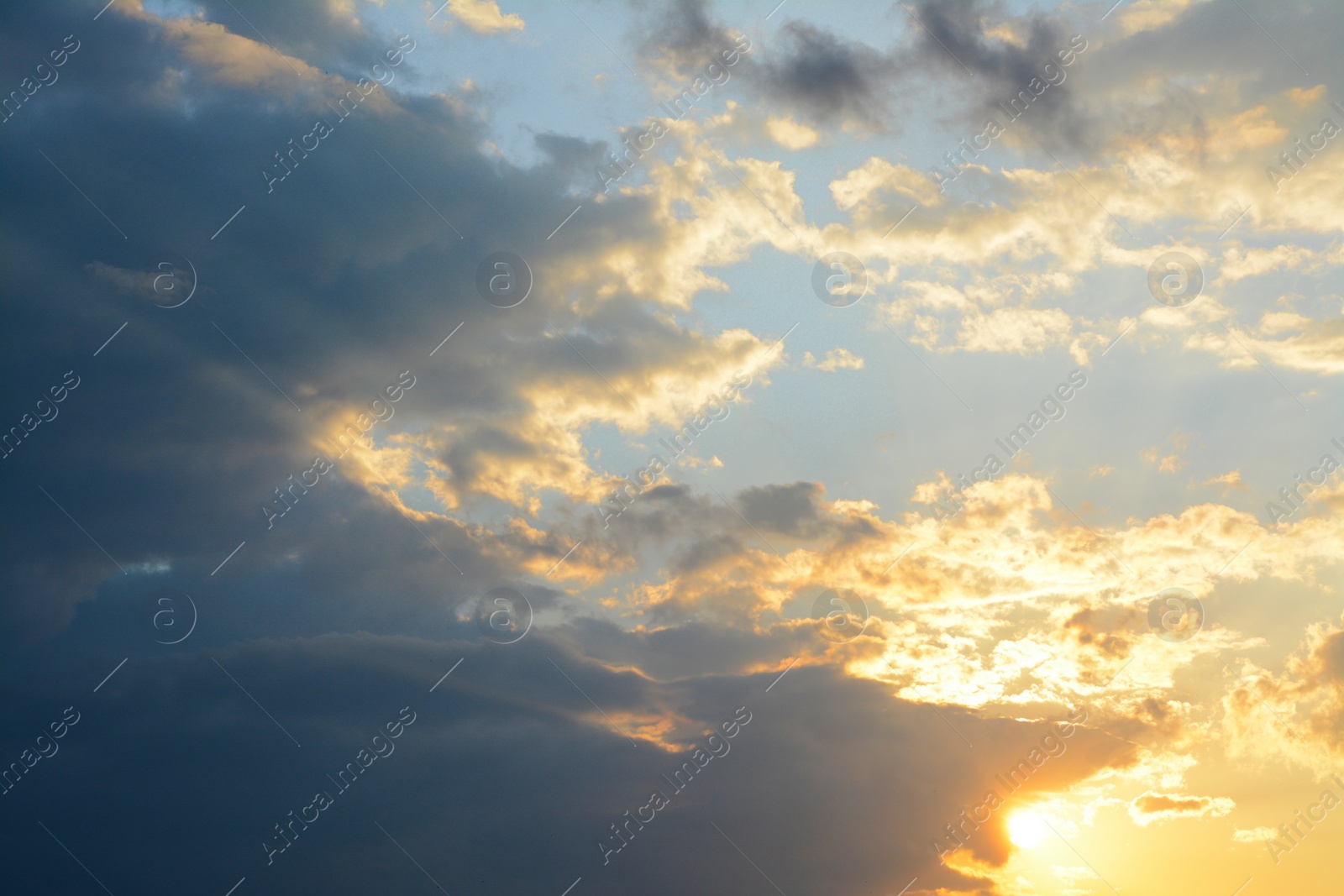 Photo of Picturesque view of beautiful sky with clouds at sunset