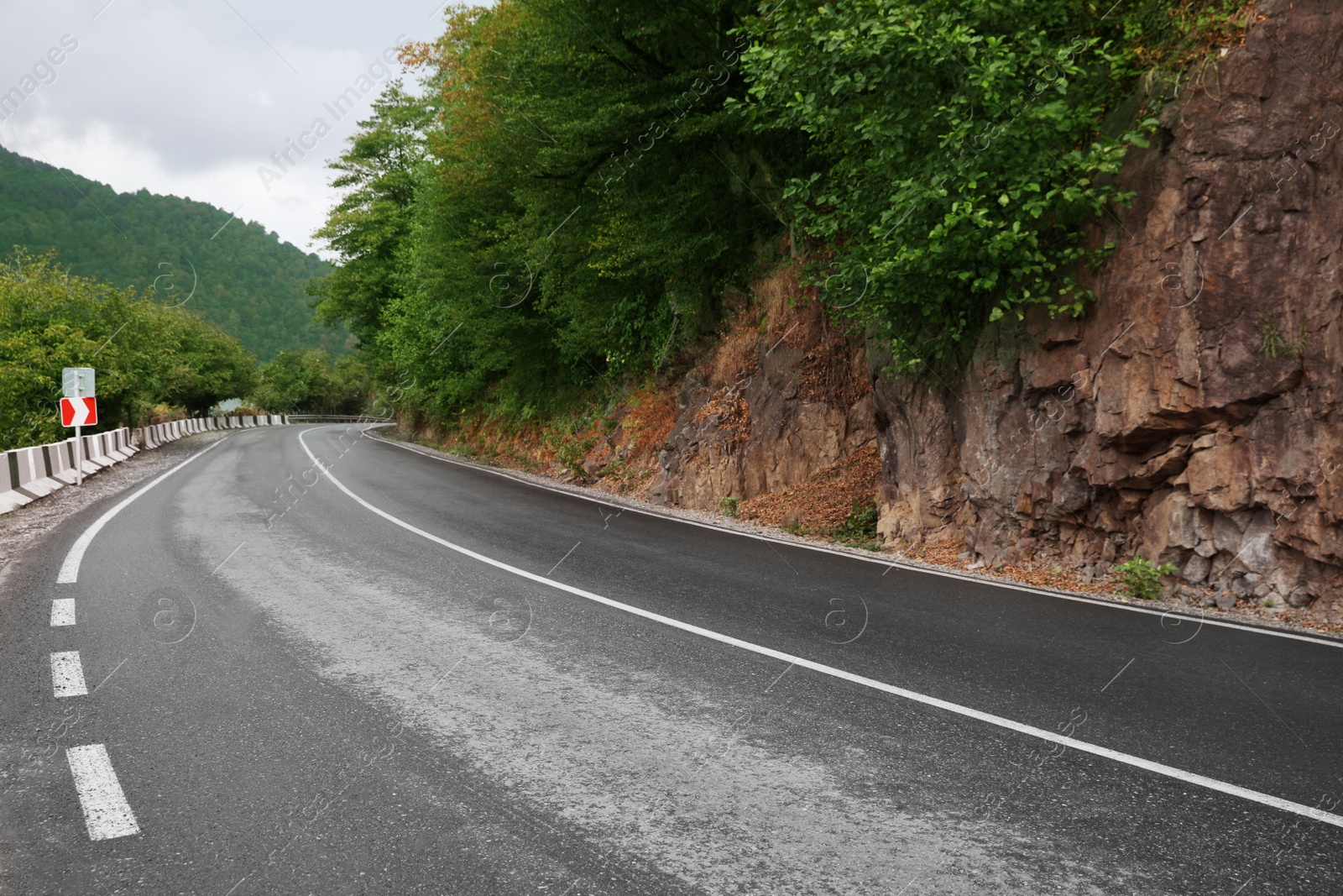 Photo of Beautiful view on empty asphalt road in mountains